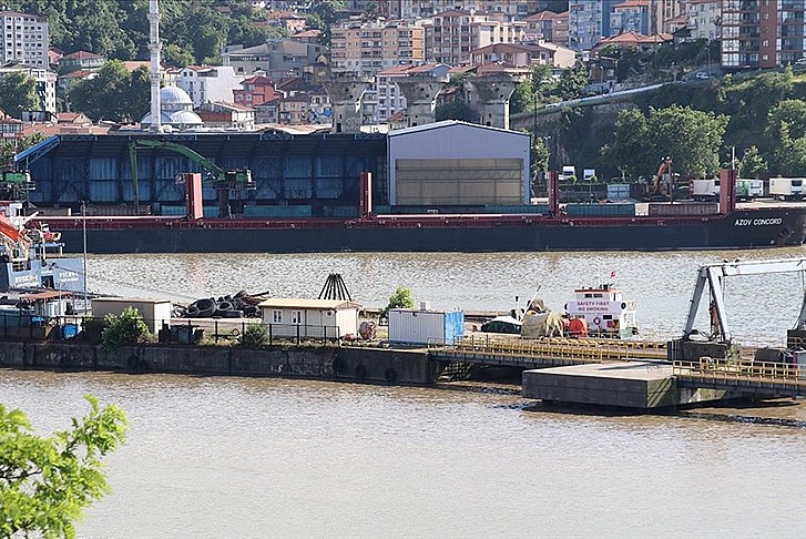 Mariupol'den yola çıkan gemi Zonguldak'ta