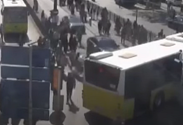 İETT otobüsünün tramvaya çarptığı kaza güvenlik kamerasında