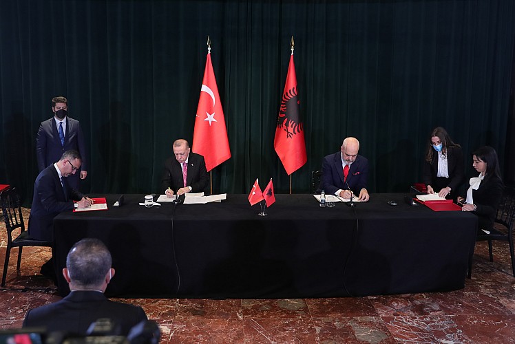 Arnavutluk ile 7 anlaşma imzalandı