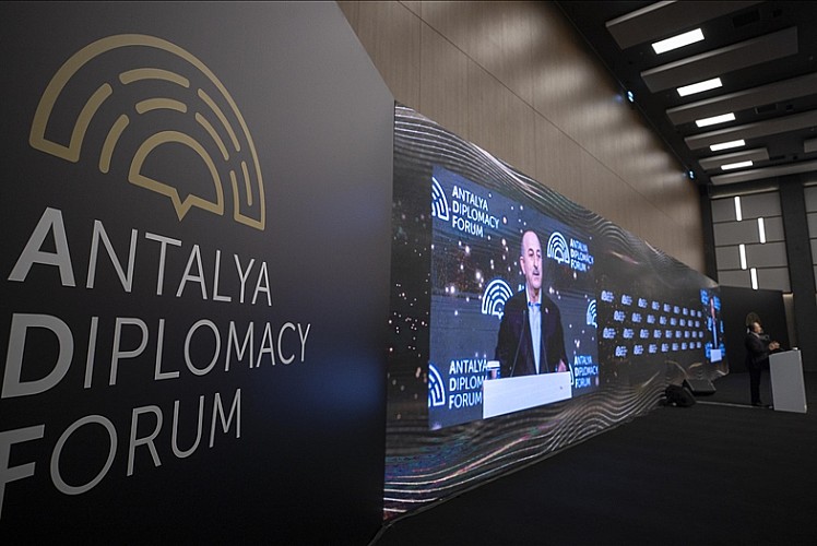 Dünyada diplomasinin nabzı Türkiye'de attı