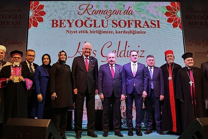 TBMM Başkanı Şentop, İstanbul'da dini cemaat liderleriyle iftar sofrasında buluştu