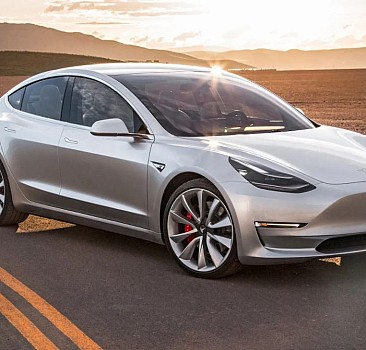 Tesla 475 binden fazla aracını geri çağırdı