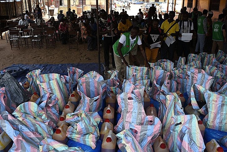 İHH ekipleri, Sierra Leone'deki ihtiyaç sahiplerine ramazan kumanyalarını ulaştırdı