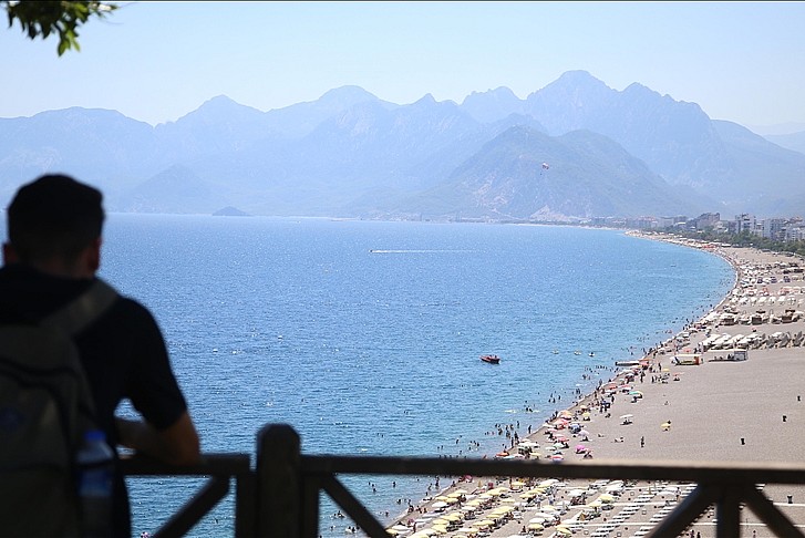 Antalya'ya gelen turist sayısı 8 milyonu aştı
