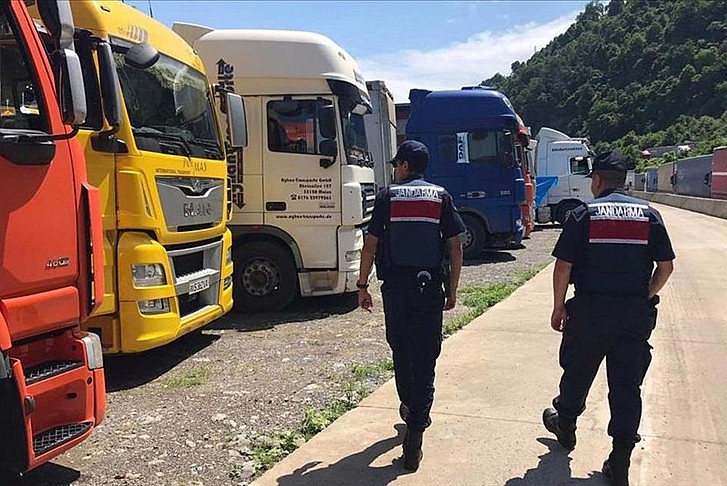 Kocaeli'de 103 düzensiz göçmen yakalandı