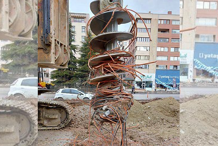 Ankara Büyükşehir Belediyesi çalışma yaparken TRT'nin kablolarını kesti