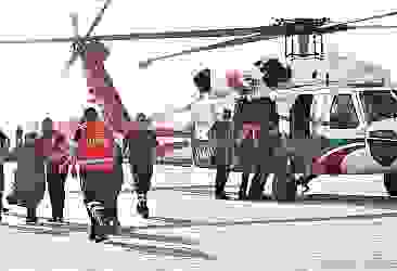 Sel bölgesindeki hastalar helikopterle taşınıyor