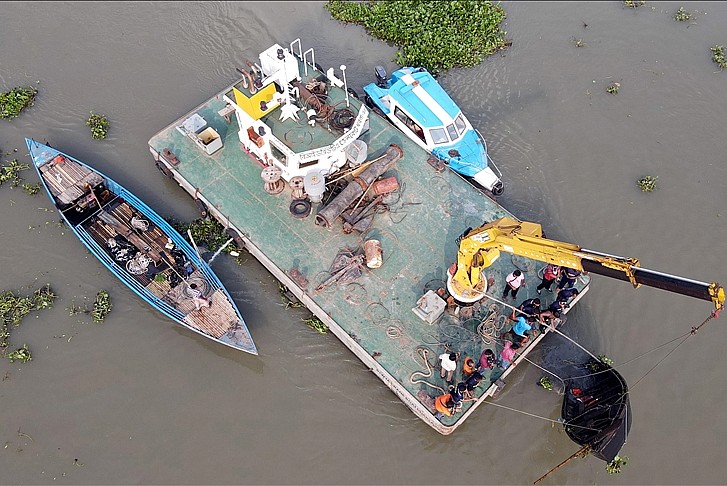 Bangladeş'te tekne battı: 51 ölü