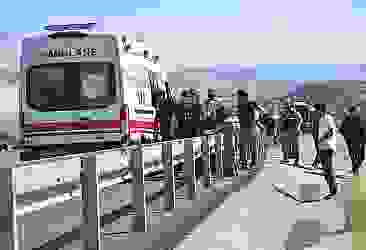 Kars'ta yolcu otobüsü  devrildi