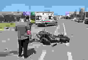 Düzce'de otomobil ile çarpışan motosikletin sürücüsü ağır yaralandı