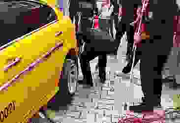 Takside korku dolu anlar: Bagajdan çıktı