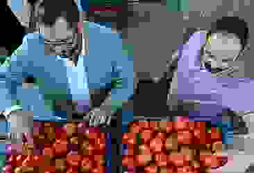 Üç katı fiyatına domates satıyorlar!
