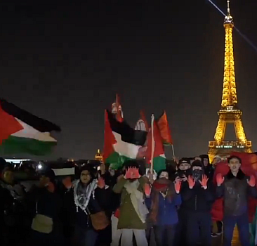 Paris'te katliam karşıtı gösteri