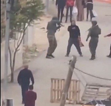 İsrail ordusu zihinsel engelli Filistinliyi sıfır mesafeden vurarak yaraladı