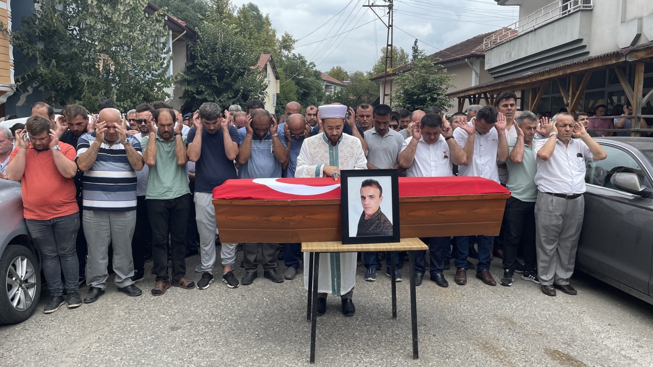 Zonguldak'ta maden ocağındaki göçükte hayatını kaybeden işçi defnedildi
