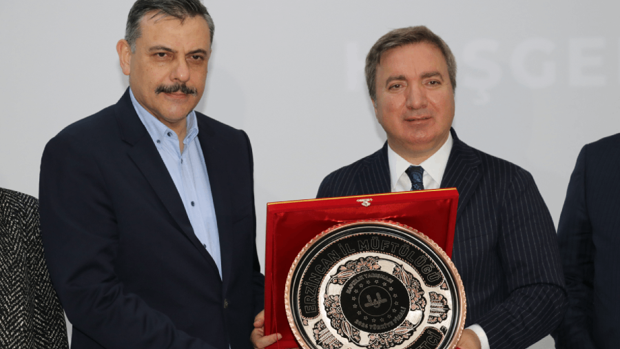 Erzurum Valisi Mustafa Çiftçi 'Hafız Kal Yarışması'nda birinci oldu