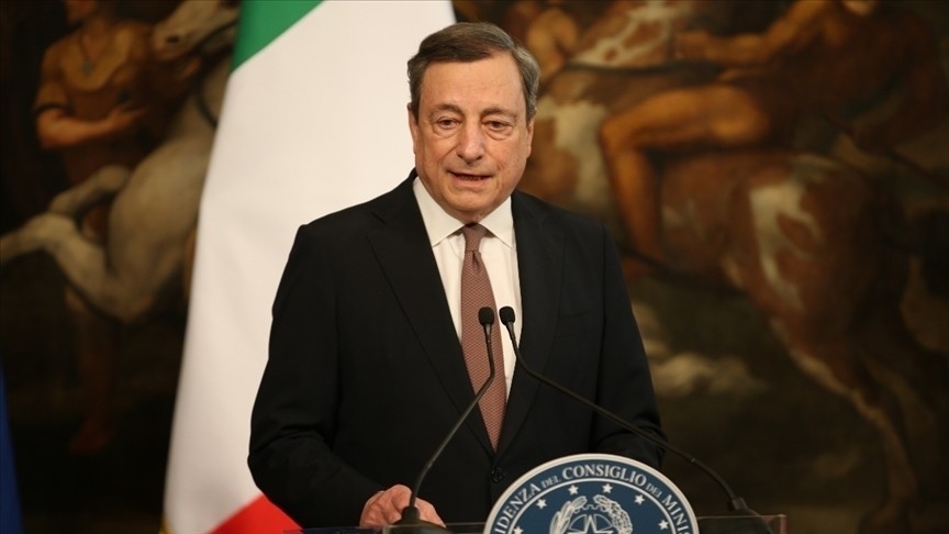 Draghi'ye görevde kalması için çağrılar yapılıyor