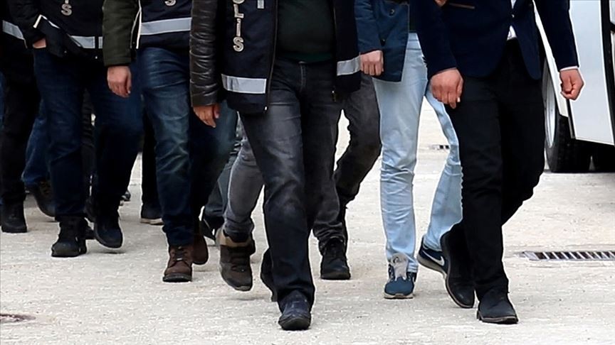 İstanbul'da DEAŞ operasyonunda 8 zanlı yakalandı