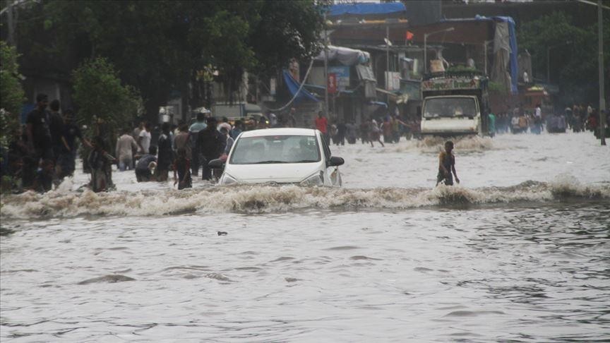 Hindistan'da şiddetli yağışlar sebebiyle 15 kişi öldü