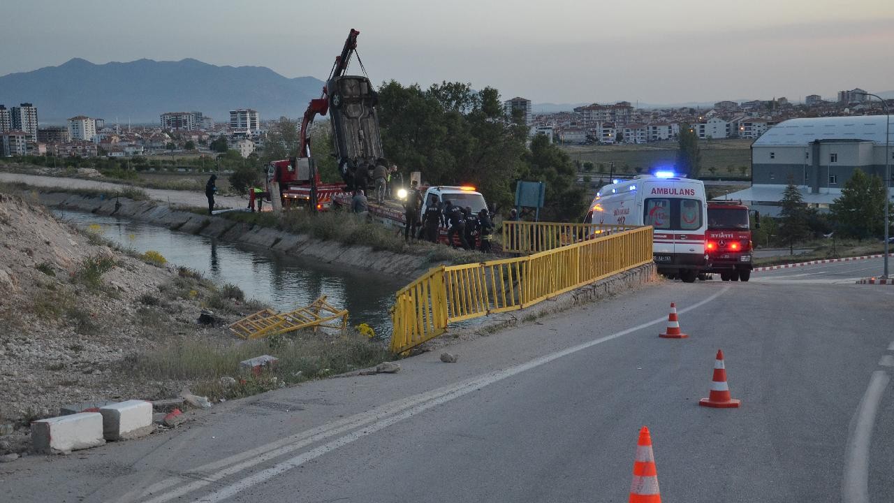 Karaman'da otomobil su kanalına düştü
