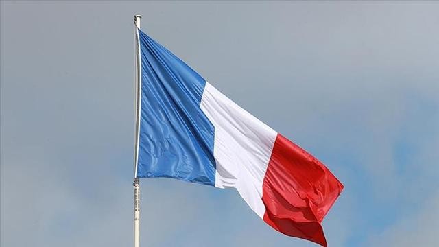 Fransız siyasetçiden malumun ilanı: Fransa'da ırkçılık var