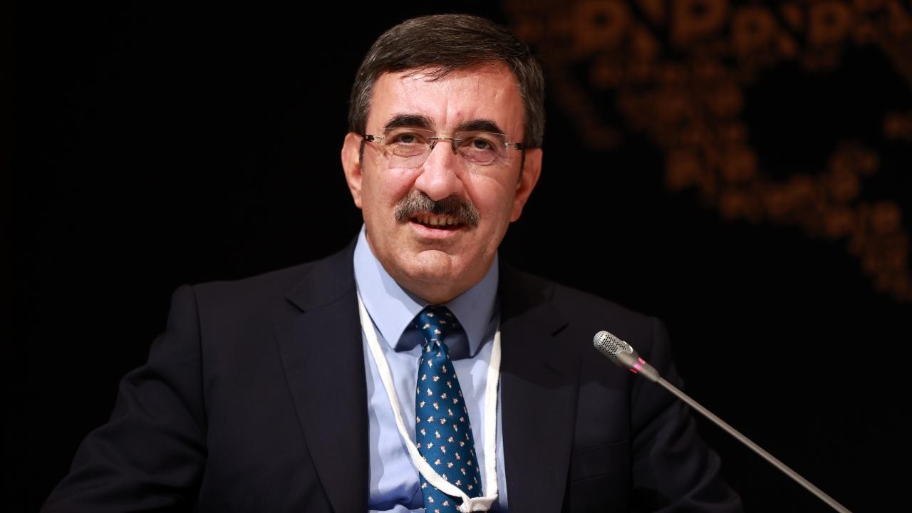 Cumhurbaşkanı Yardımcısı Yılmaz, Türkiye-Azerbaycan İş Forumu'nda konuştu
