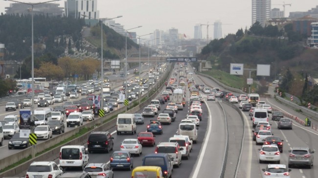 ​İstanbul'da kısıtlama öncesi trafik yoğunluğu