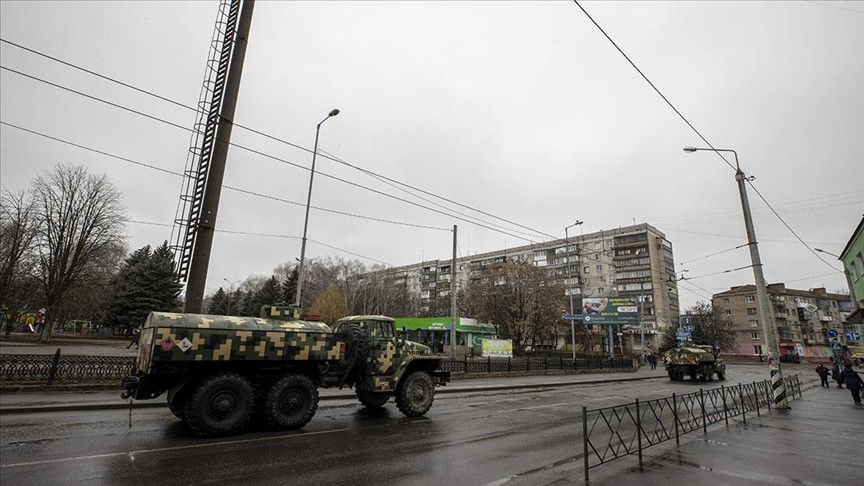 Kiev'de gönüllülere silah ve mühimmat dağıtıldı