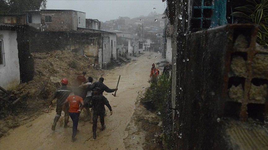 Brezilya'daki sellerde 10 kişi hayatını kaybetti
