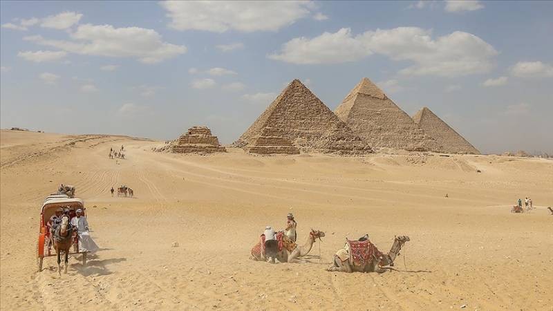 Büyük Giza Piramidi'nin içerisinde gizli koridor