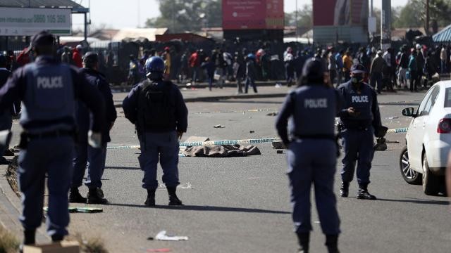 Güney Afrika'da şiddet olayları büyüyor!