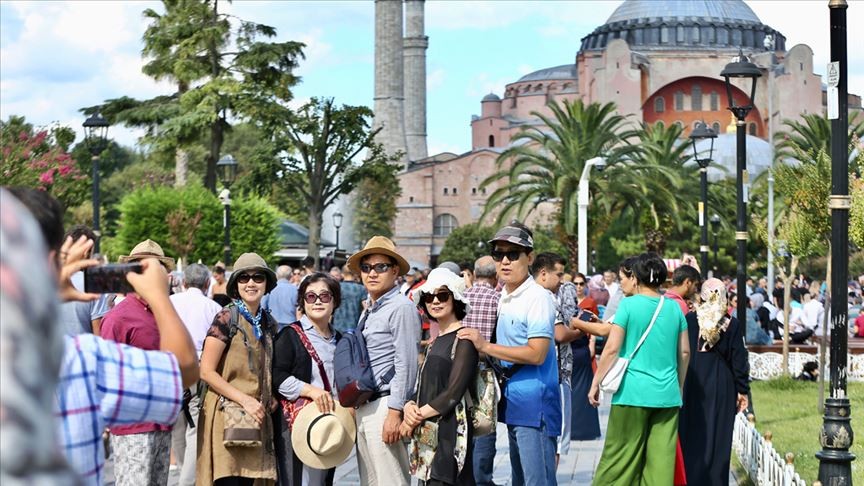 Türkiye 15 milyondan çok turist ağırladı