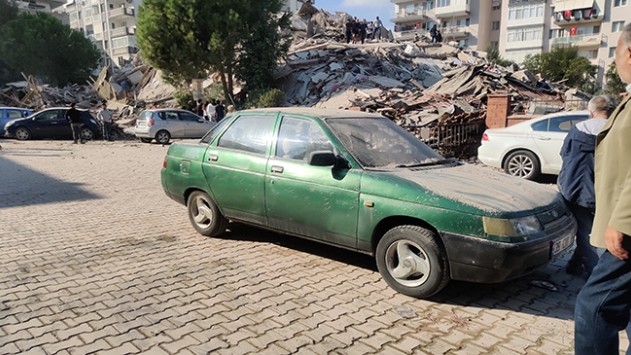 İzmir depreminin ardından siyasilerden mesaj