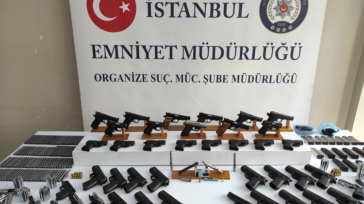 İstanbul'da silah kaçakçılığı operasyonu: 8 gözaltı