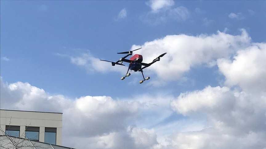 Lise öğrencilerden kurtarma çalışmaları için mobil aydınlatma dronu