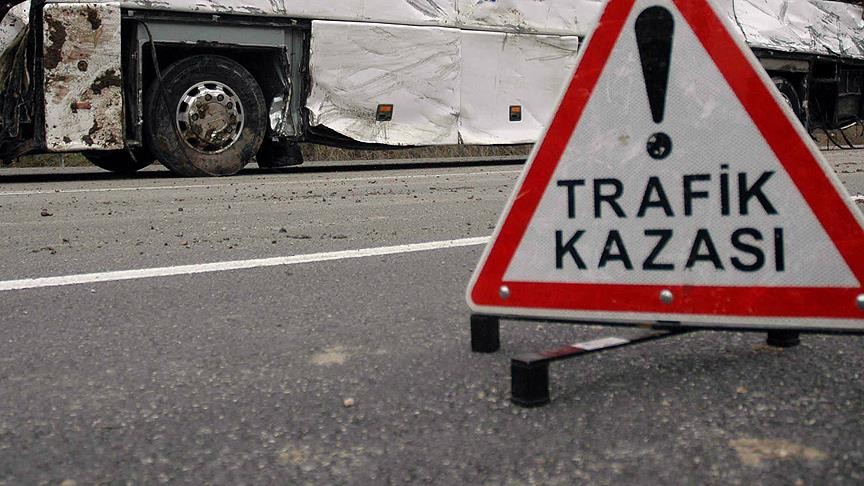 Çorum'da polis kazası:  1'i polis 3 kişi yaralandı