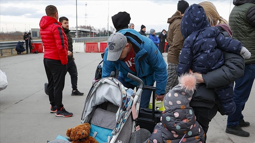 Polonya sınırı çocuklu aileler haricinde sivillere kapatıldı