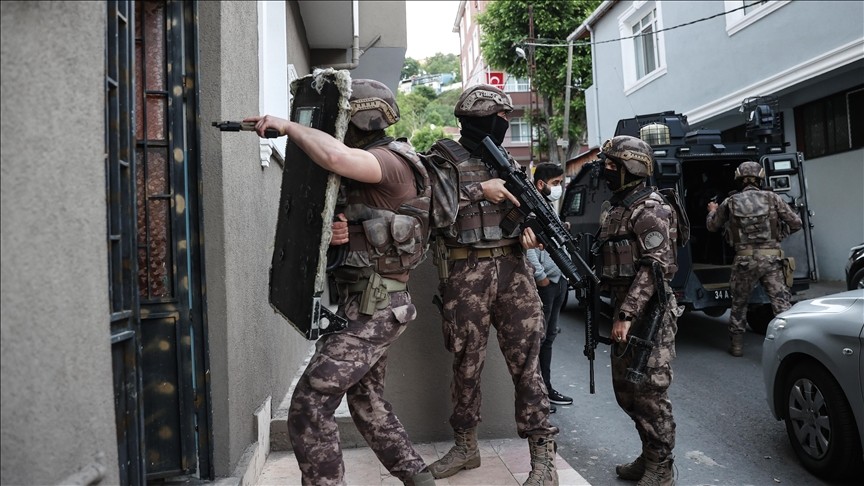 Diyarbakır'da bahis çetesine yönelik operasyonunda 8 şüpheli tutuklandı