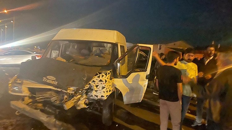 Erzurum'da büyü kaza: 4 kişi yaralandı