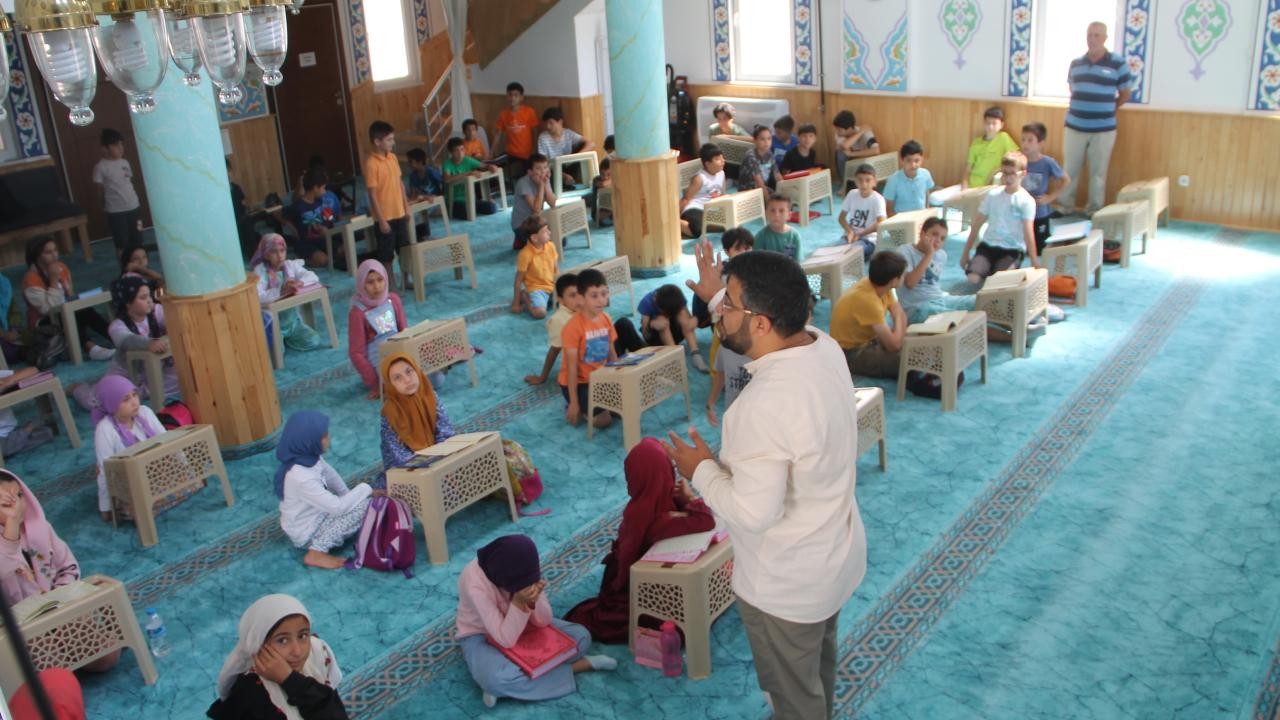 Çocuklar Kur'an kursuna akın etti