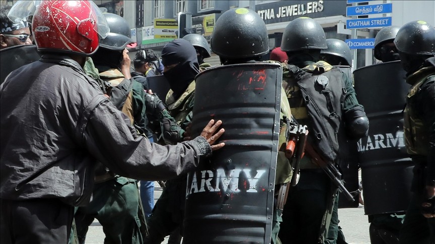 Sri Lanka'da ordu ateş açtığını kabul etti