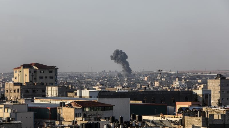İsrail Refah'ı vurdu: Belediye binasında yangın çıktı