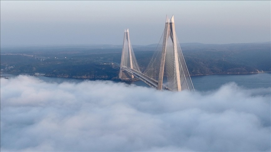 İstanbul'un yüksek kesimlerinde sis etkili oldu