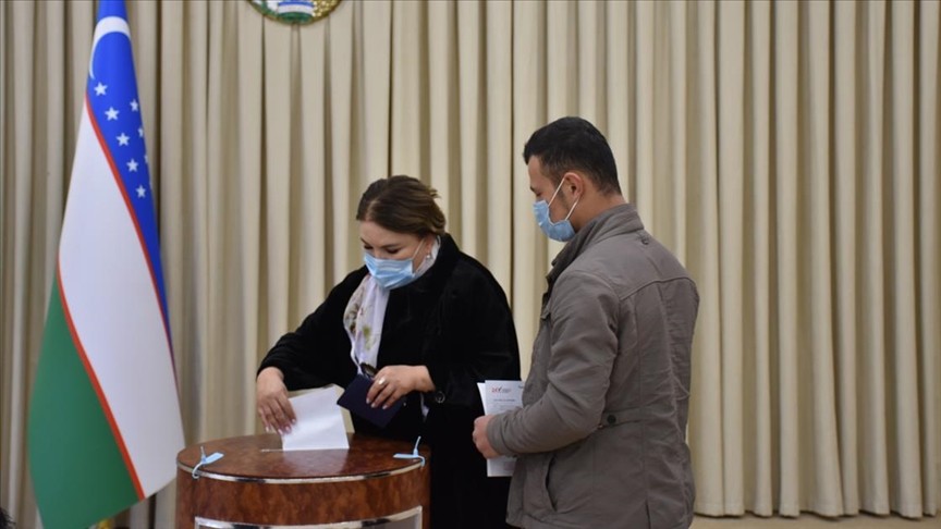Özbekistan'daki referandumda oy kullanma oranı yüzde 84,54 oldu