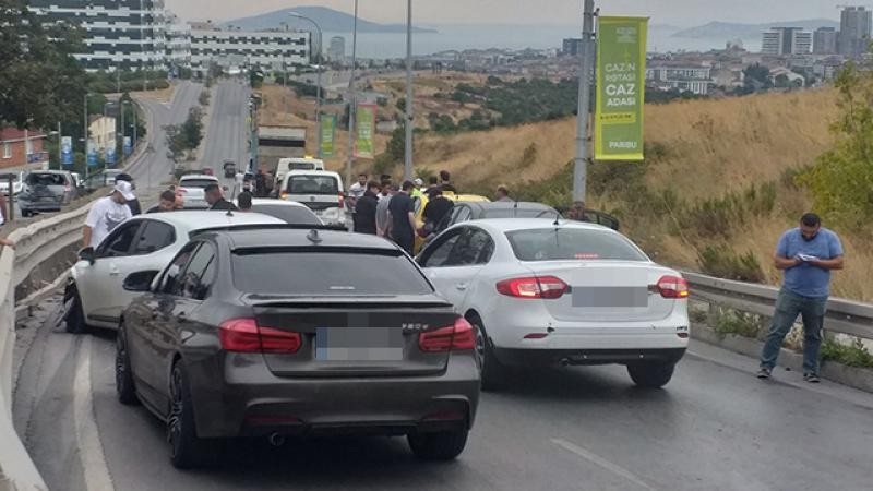 İstanbul'da zincirleme kaza! 16 araç karıştı