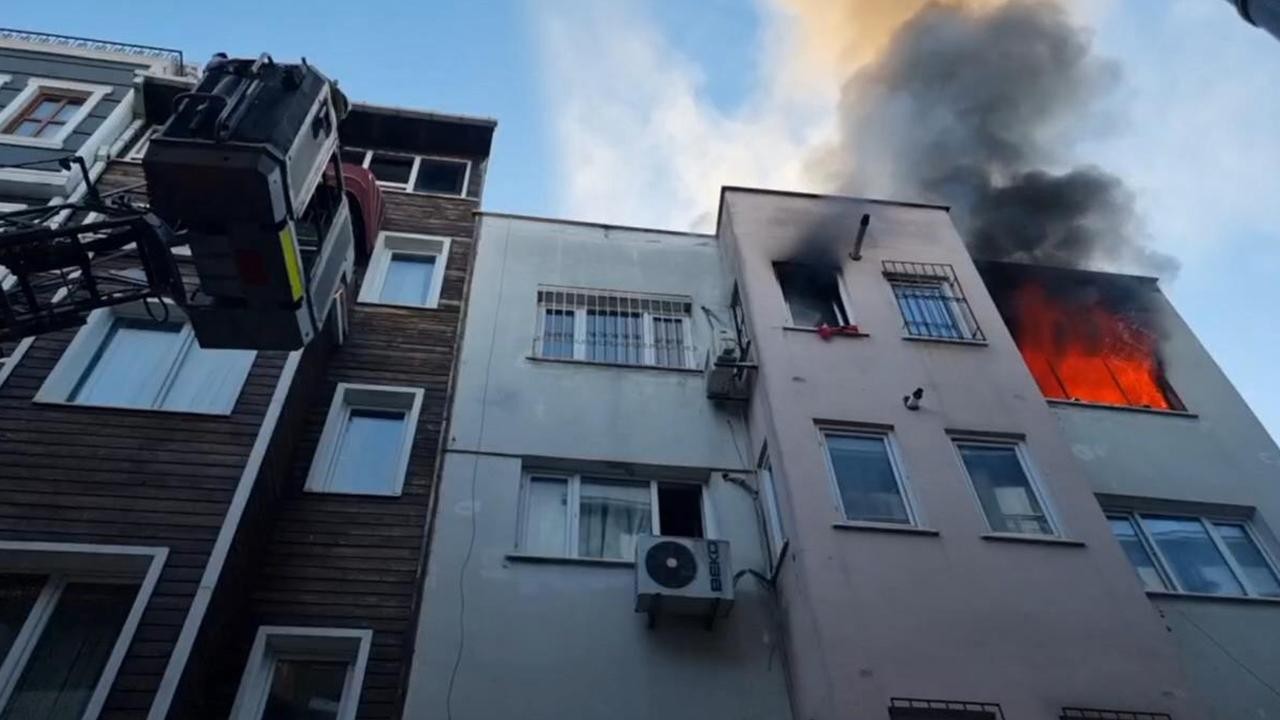 Beyoğlu'nda yangın çıktı