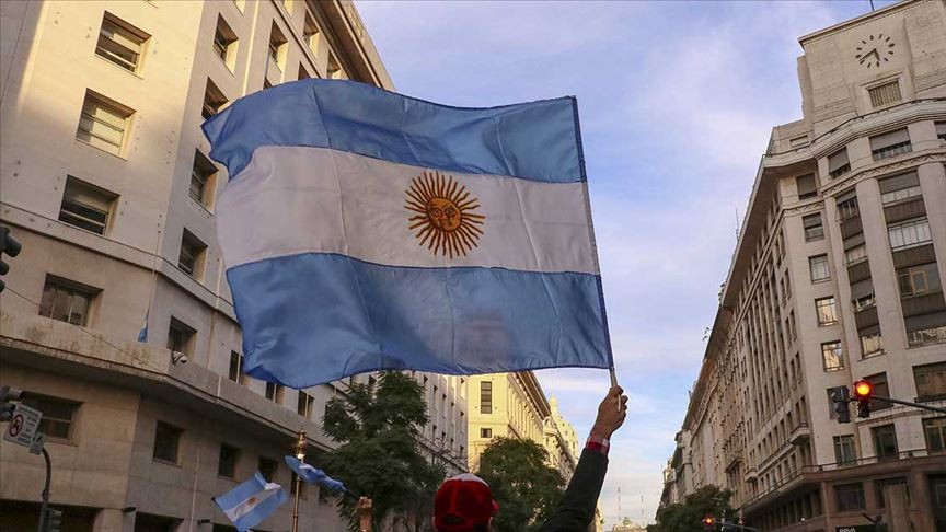 Arjantin'de sendikalar, hükümeti protesto için genel greve gitti