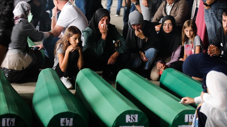 Srebrenitsa kurbanları Anıt Mezarlığa ulaştı
