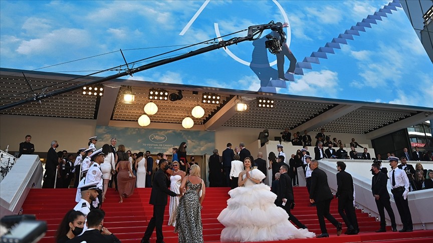 Cannes Film Festivali'nde 'elektrik' skandalı