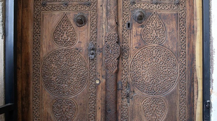 İbadete açılan 666 yıllık el işlemeli kapı